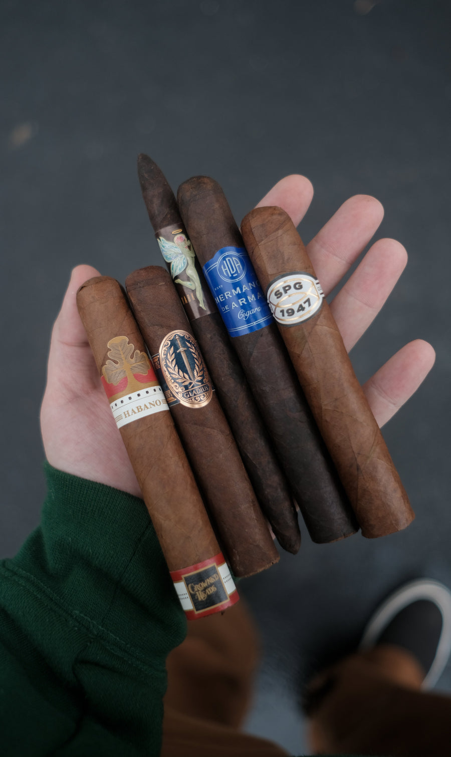 Five cigars from the September Creekside Cigar Club box