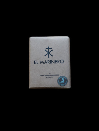 Box of El Marinero on a black background
