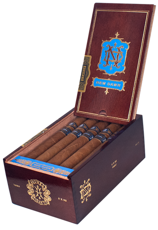 open box with Lid of avowed new dawn toro