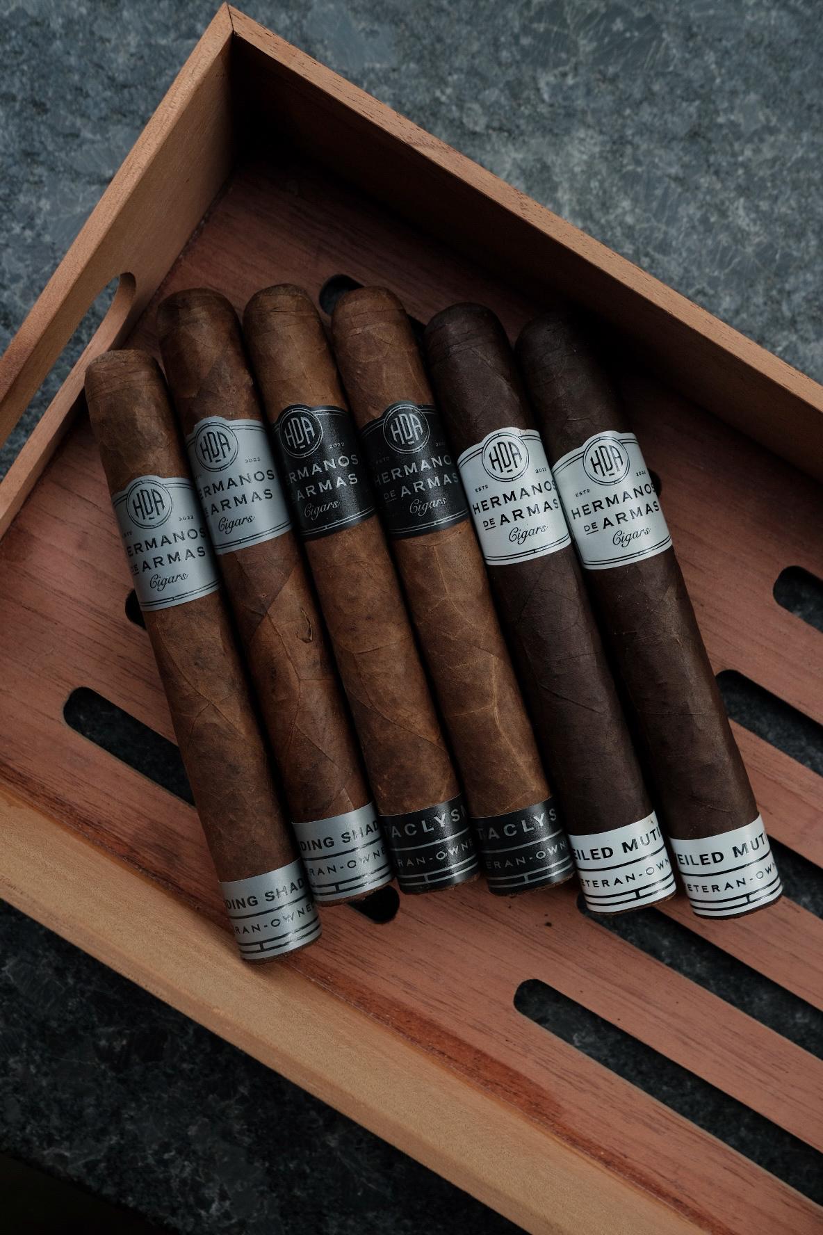 Recommended Records Sampler ラメロゴ再現紙ジャケット Samplers – Creekside Cigar Co